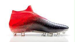模具公司与足球鞋的碰撞-注塑模具厂家-美域同润